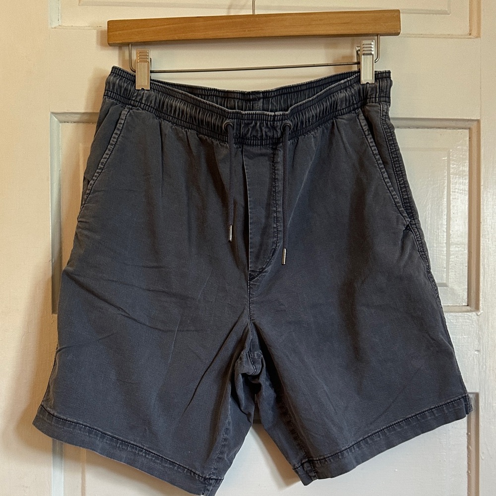 American Eagle Outfitters 9" Men's Navy Drawstring Hybrid Shorts